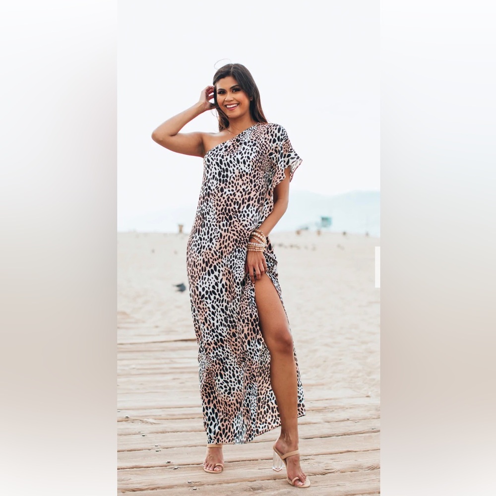 One shoulder maxi dress with side slit. Never worn NWT